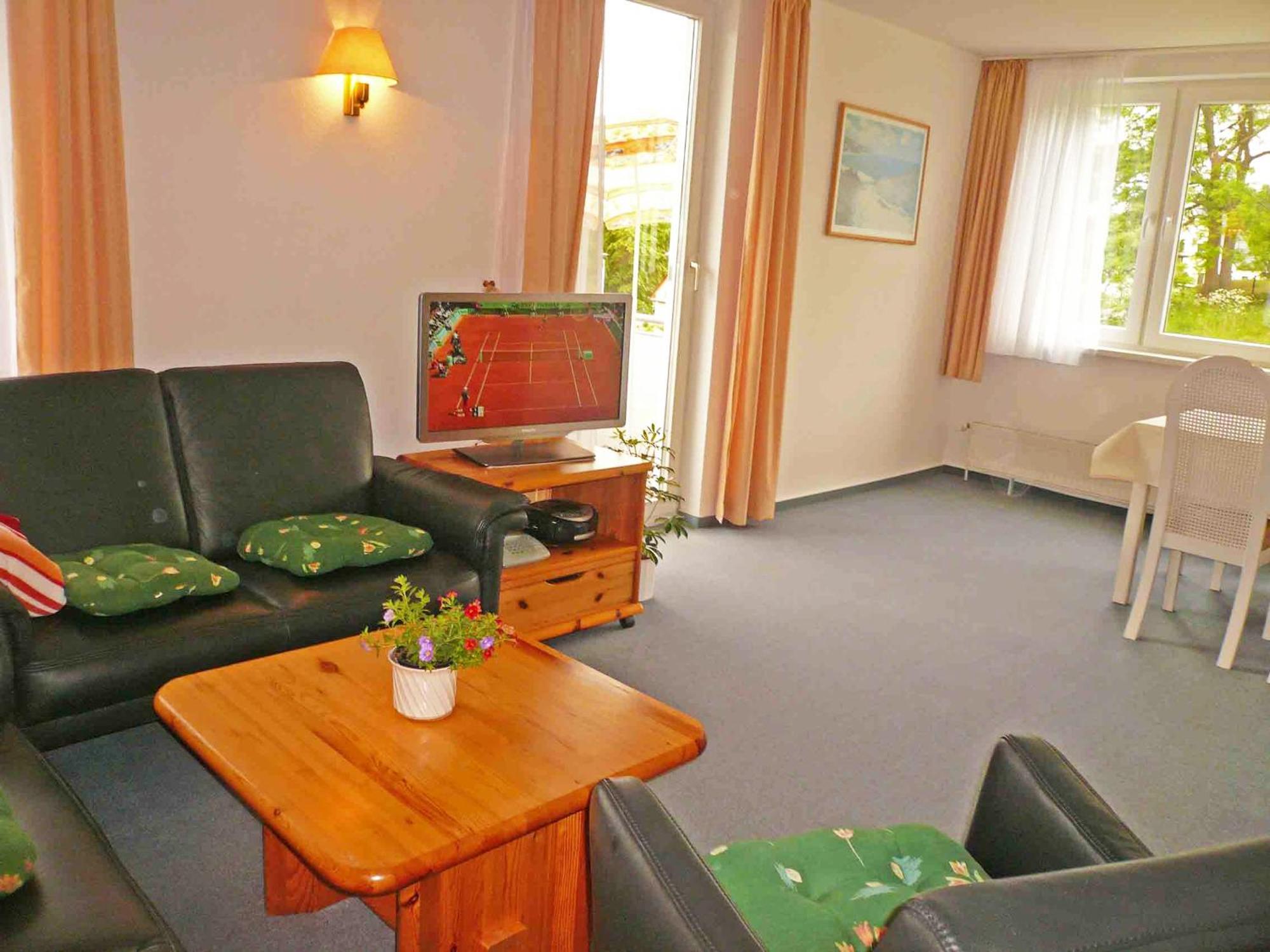 Haus Seeschwalbe Ferienwohnungen Goehren  Oda fotoğraf